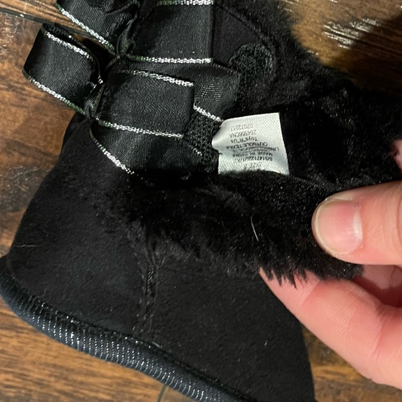 NWOT Koala Baby Black Suede Boots with Fur Trim and Bows on Back, Size 2 - Picture 6 of 7